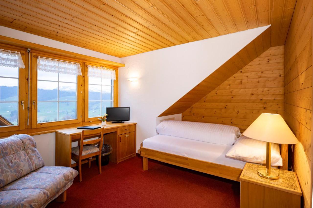 Hotel Und Restaurant Chaeseren Schonengrund Bagian luar foto